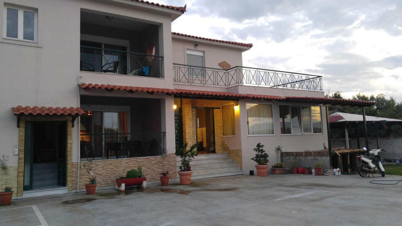 Avantis Apartments Perivolia  Bagian luar foto